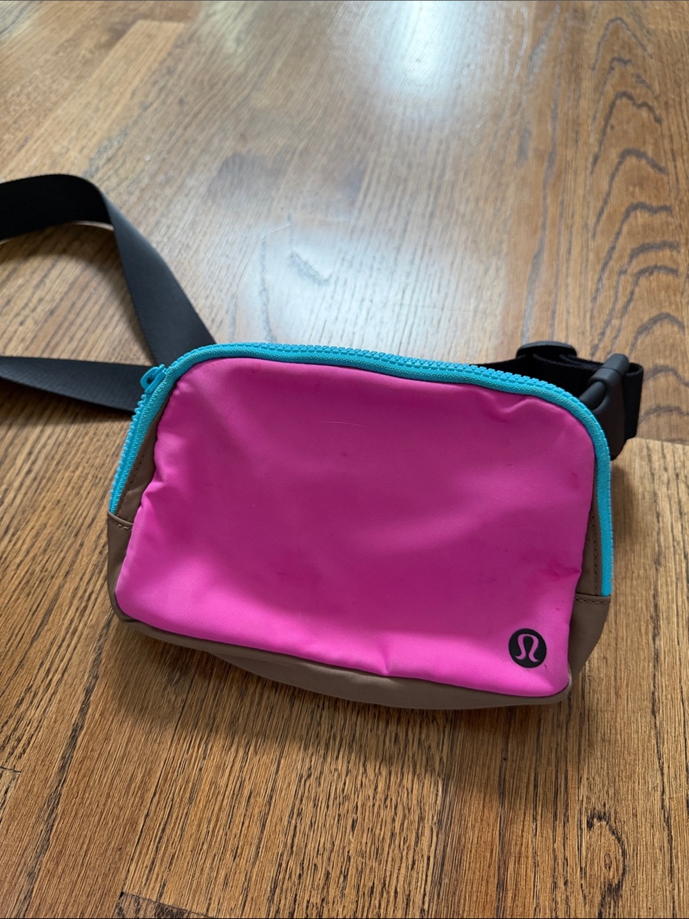Lululemon Everywhere Belt Bag in the Sonic Pink/Cacao/Black colorway like new